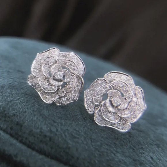 NEW Sparkling Rhinestone Rose Earrings - Picture 3 of 3
